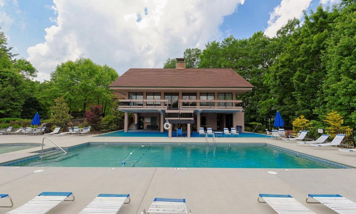 Chestnut Bearadise Villa Gatlinburg Exterior photo